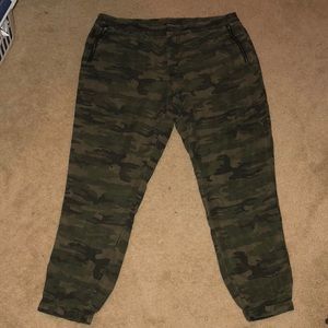 DEAR JOHN CAMO JOGGERS